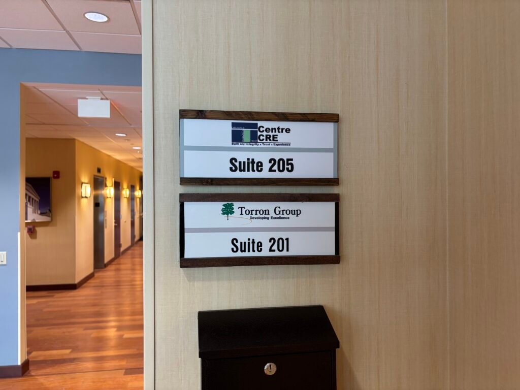 Interior Signs, Centre CRE